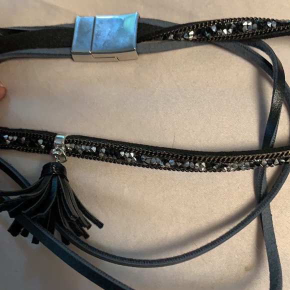 Choker - Picture 3 of 5